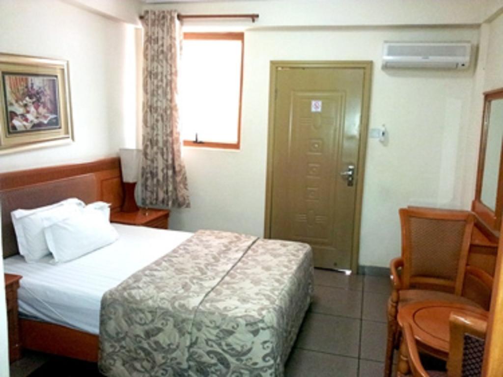 Sunset Hotel Kumasi Zimmer foto